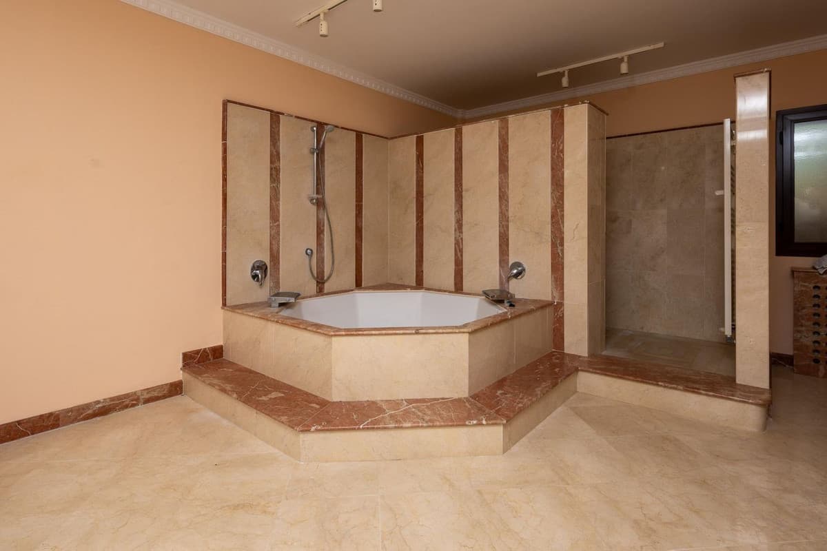 Detached Villa in Alhaurín el Grande — photo 9 of 10