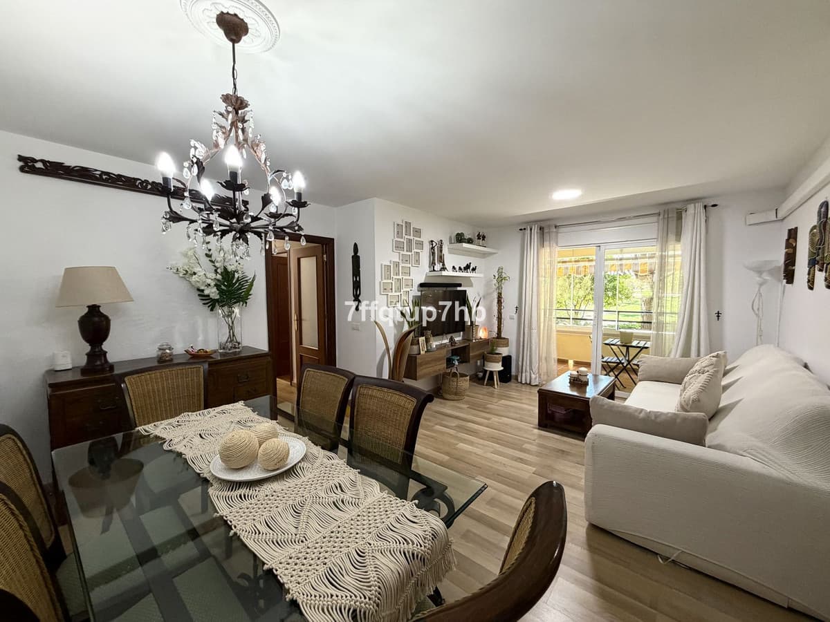 Middle Floor Apartment in Estepona — photo 7 of 10