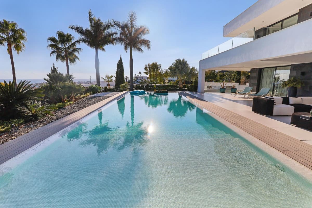 Detached Villa in Los Flamingos — photo 1 of 10