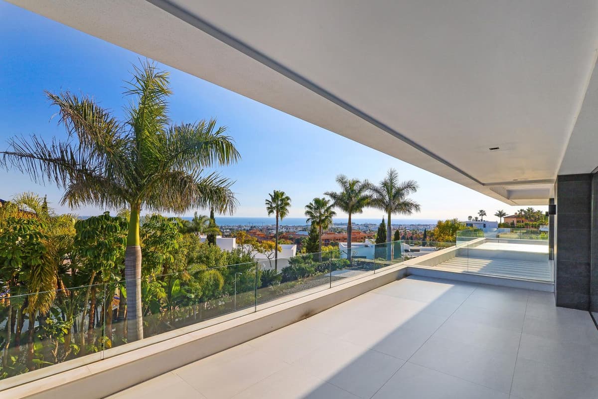 Detached Villa in Los Flamingos — photo 2 of 10