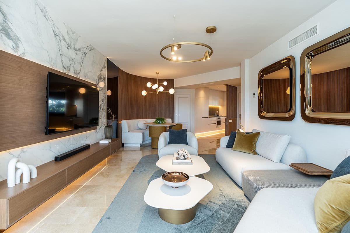 Middle Floor Apartment in Bel Air — photo 8 of 10