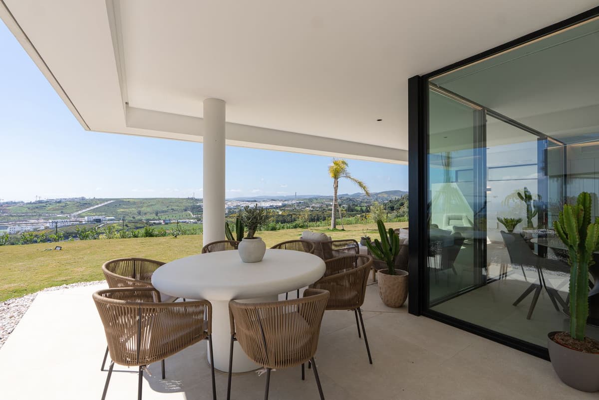 Ground Floor Apartment in Estepona — photo 1 of 10