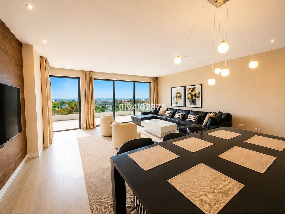 Middle Floor Apartment in La Quinta — photo 4 of 10