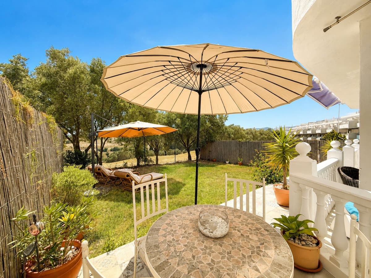 Ground Floor Apartment in Estepona — photo 2 of 10