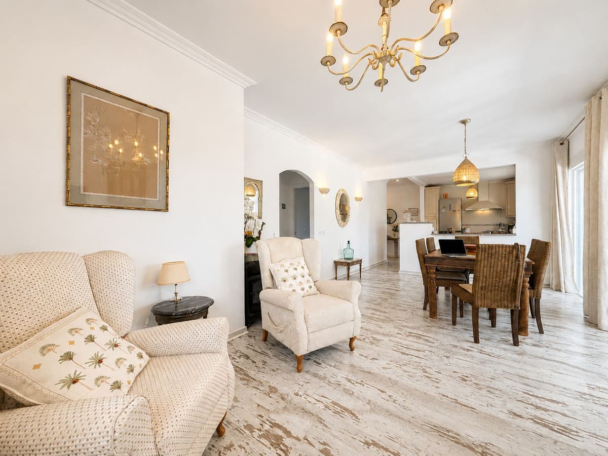 Ground Floor Apartment in Estepona — photo 4 of 10