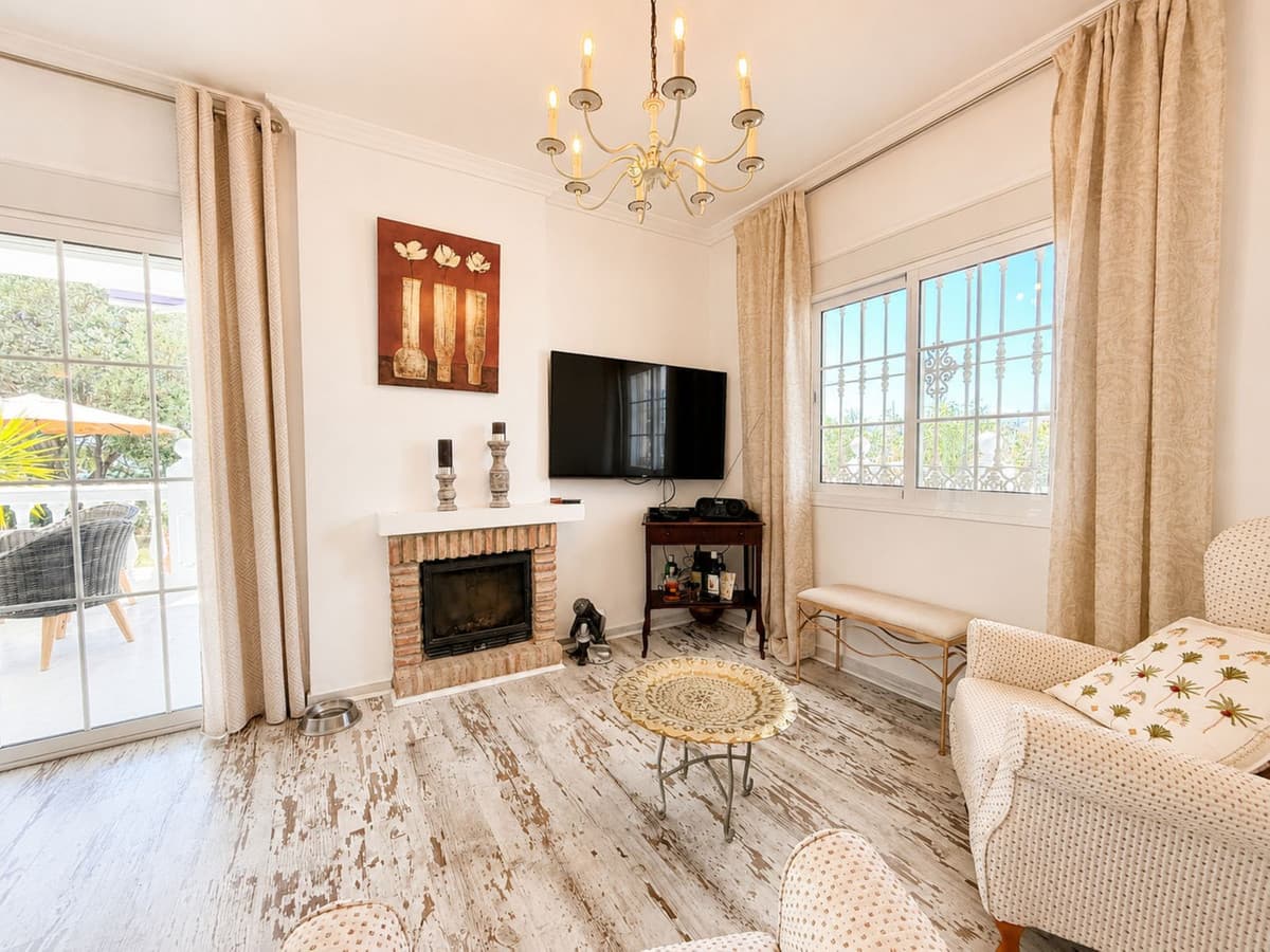 Ground Floor Apartment in Estepona — photo 5 of 10