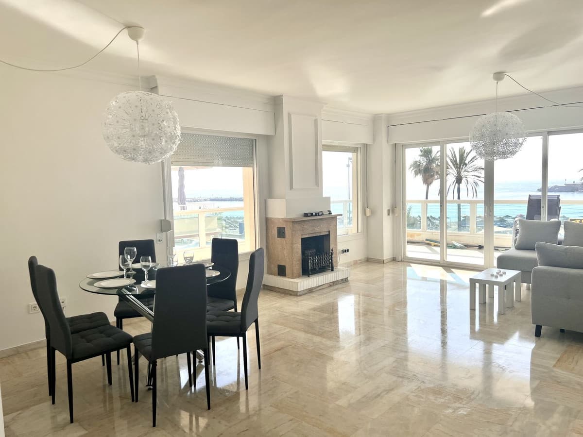 Middle Floor Apartment in Fuengirola — photo 3 of 10