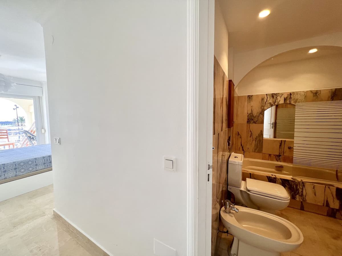 Middle Floor Apartment in Fuengirola — photo 5 of 10