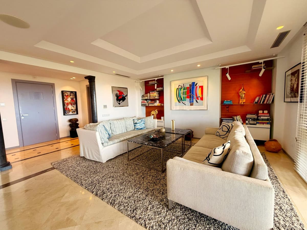 Penthouse in Nueva Andalucía — photo 5 of 10