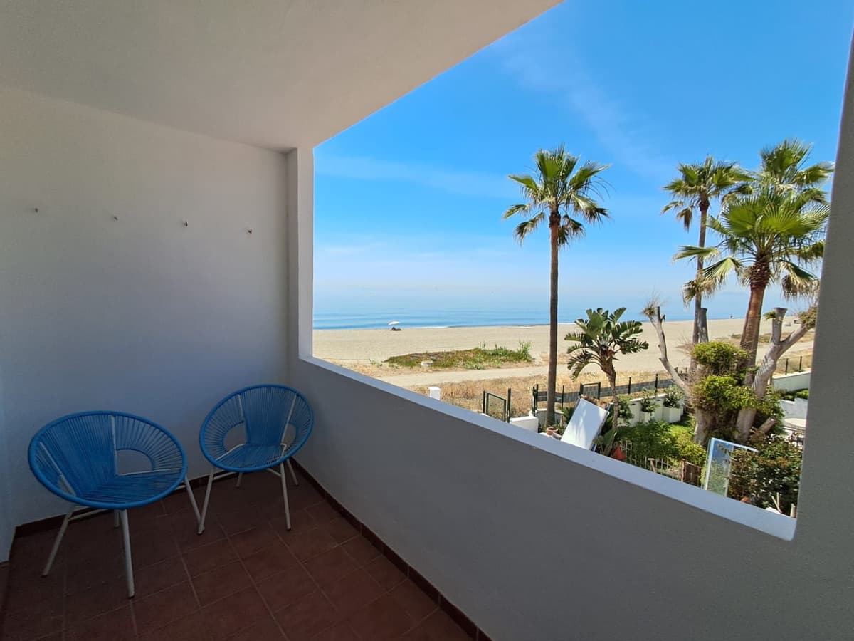 Detached Villa in Estepona — photo 2 of 10