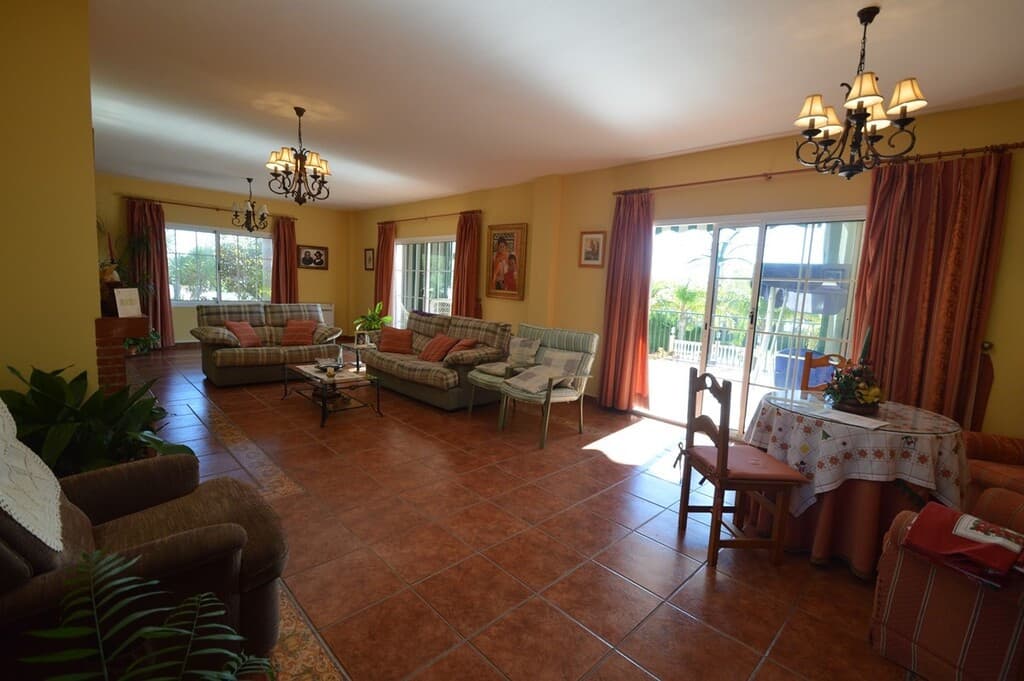 Detached Villa in Benalmadena — photo 4 of 10