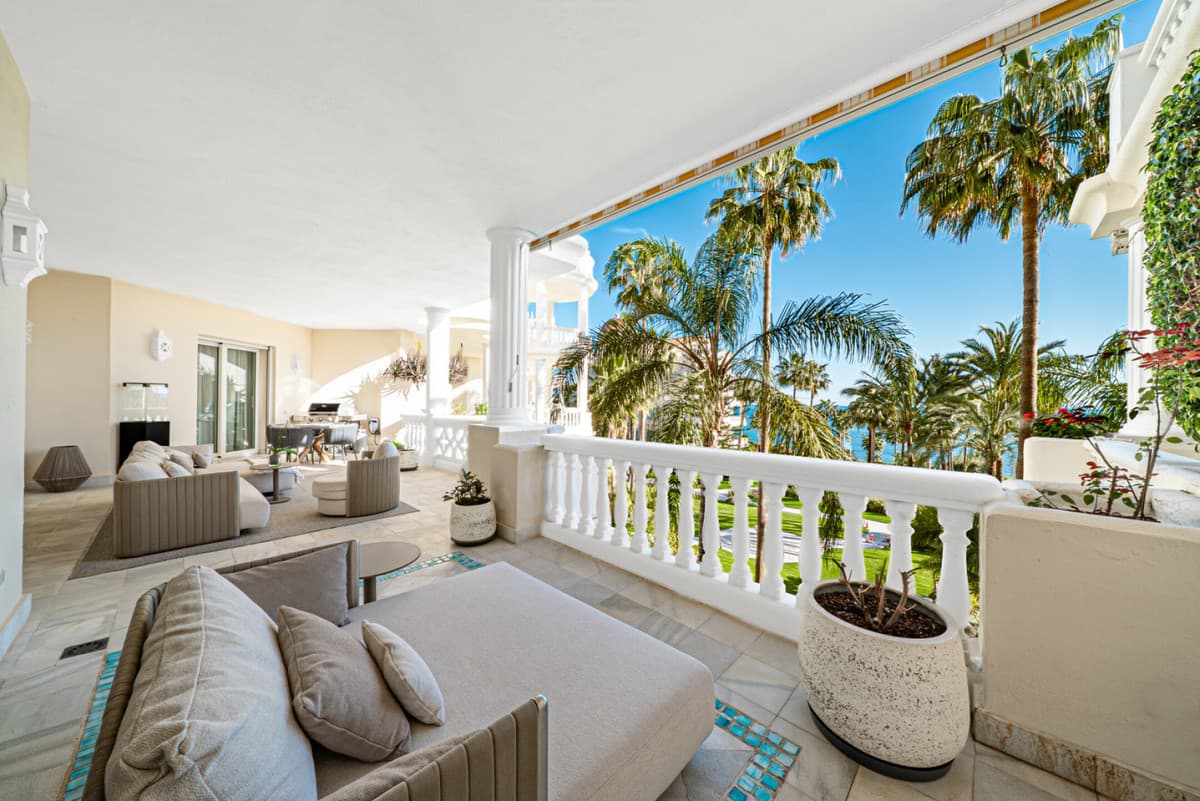 Middle Floor Apartment in Estepona — photo 4 of 10