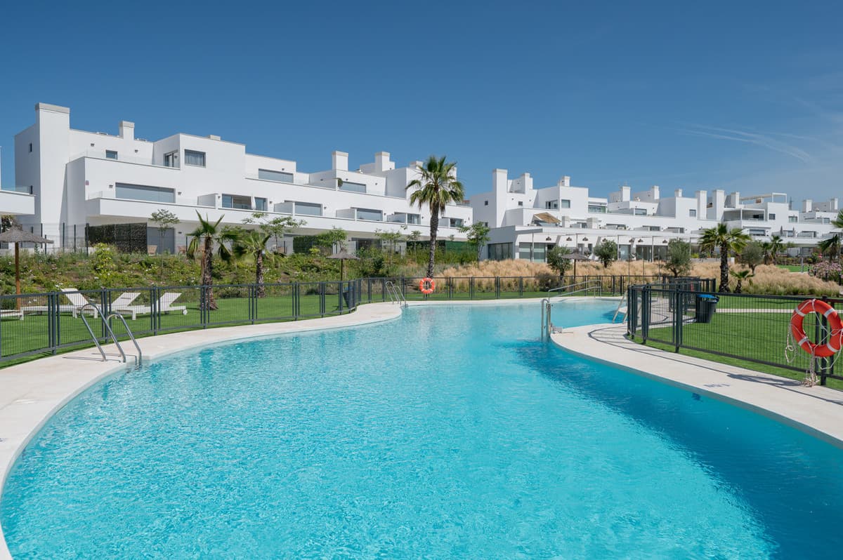 Ground Floor Apartment in Estepona — photo 1 of 10