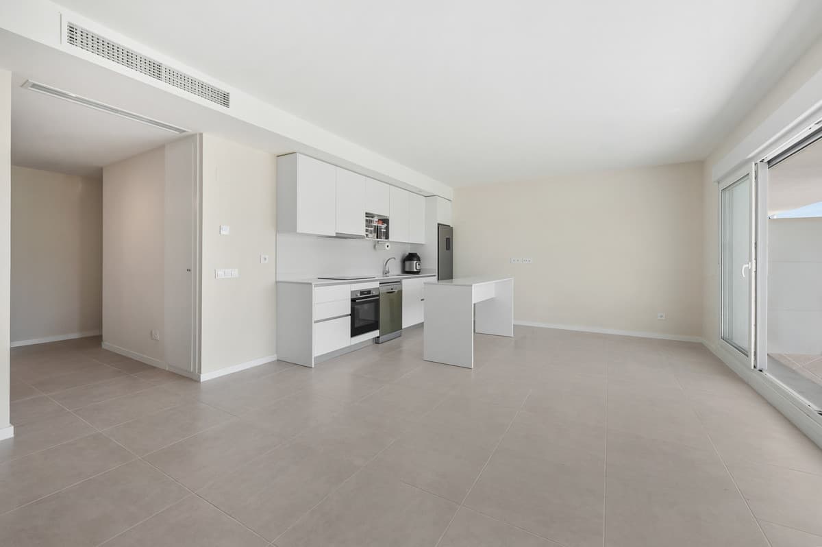 Ground Floor Apartment in Estepona — photo 4 of 10