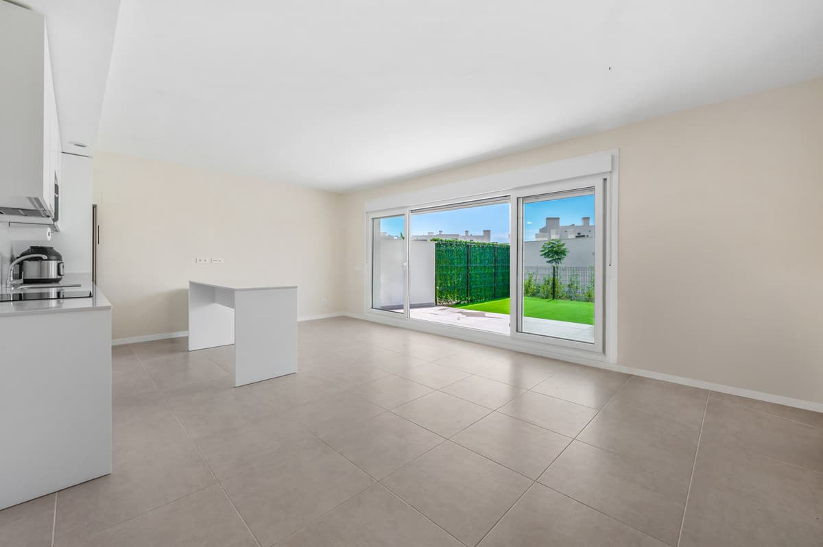 Ground Floor Apartment in Estepona — photo 10 of 10