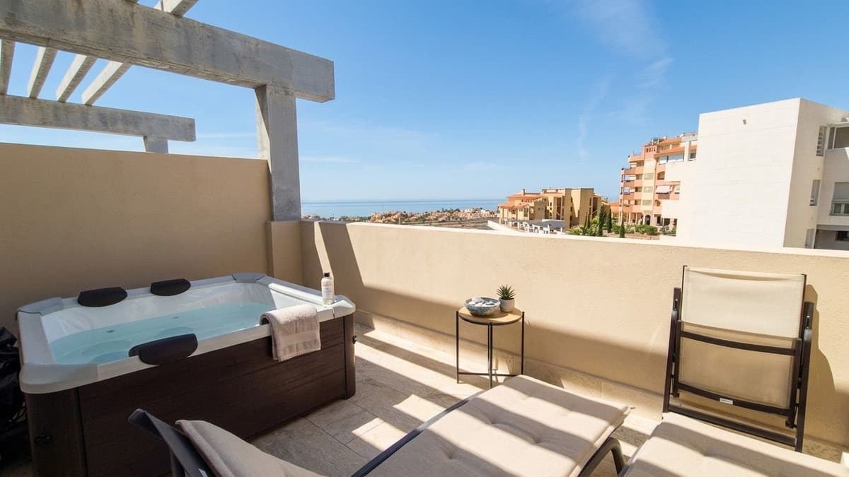 Penthouse in Riviera del Sol — photo 2 of 10