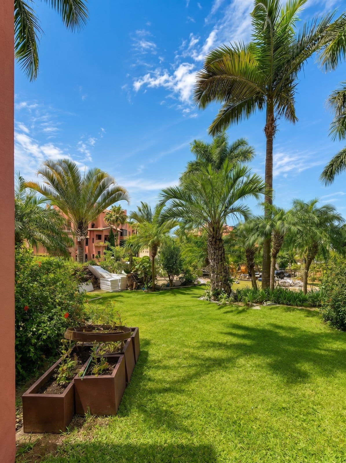 Ground Floor Apartment in Estepona — photo 4 of 10