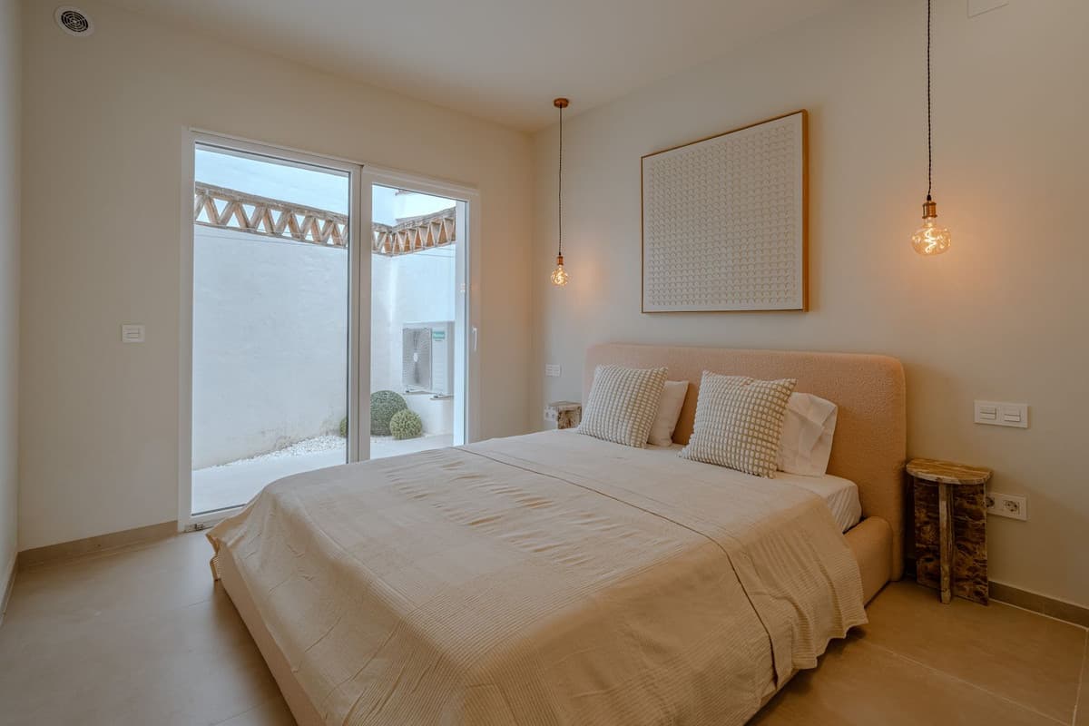 Middle Floor Apartment in Nueva Andalucía — photo 8 of 10