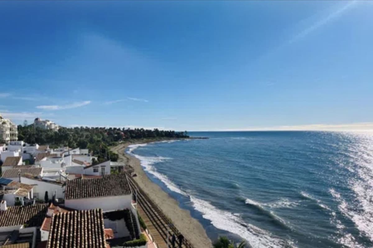 Townhouse in Estepona — photo 1 of 10