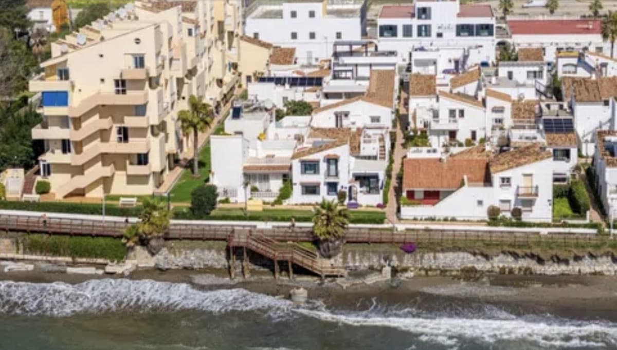 Townhouse in Estepona — photo 3 of 10