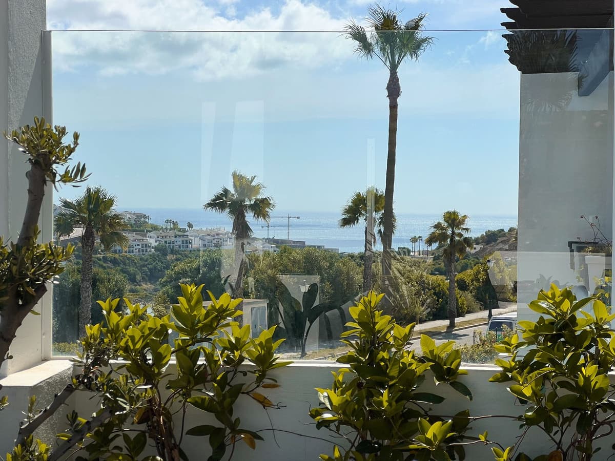 Middle Floor Apartment in La Alcaidesa — photo 2 of 10