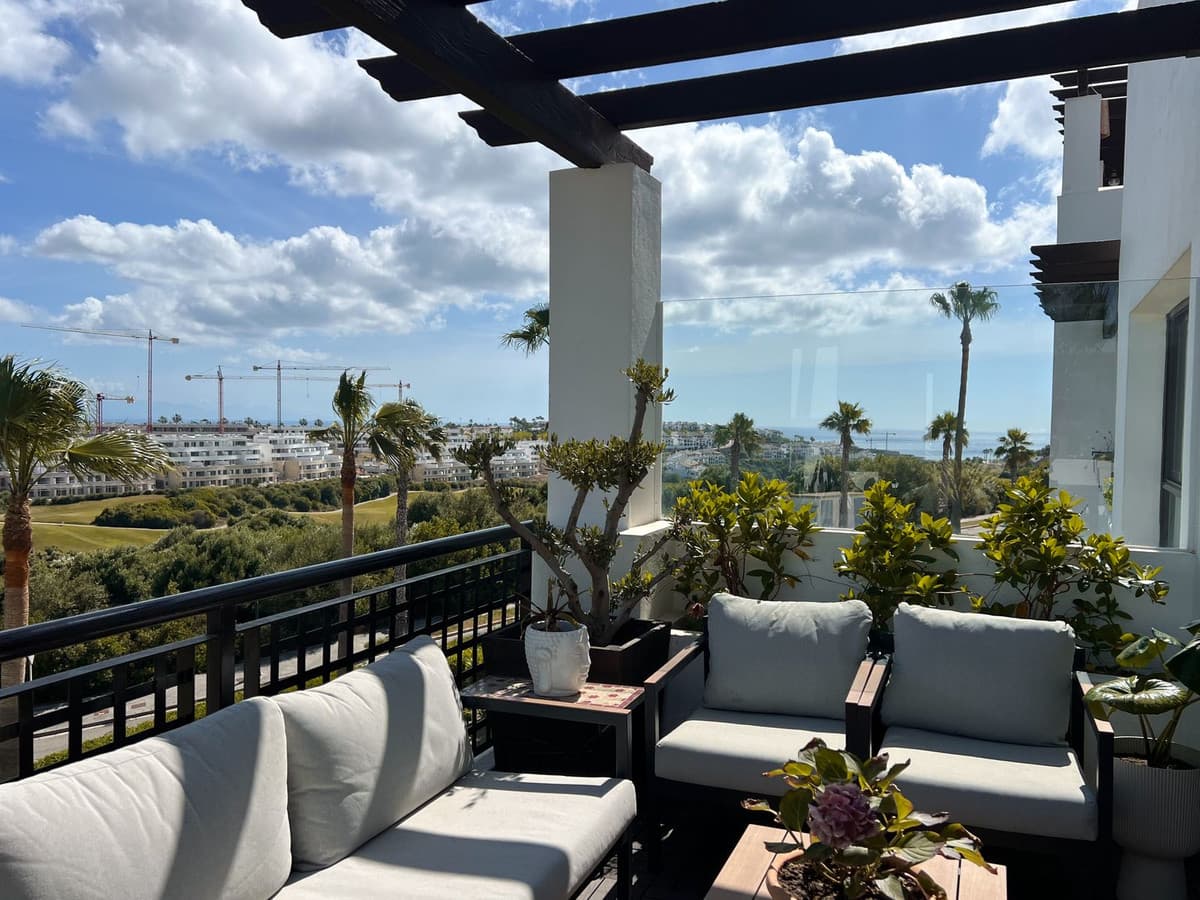 Middle Floor Apartment in La Alcaidesa — photo 4 of 10