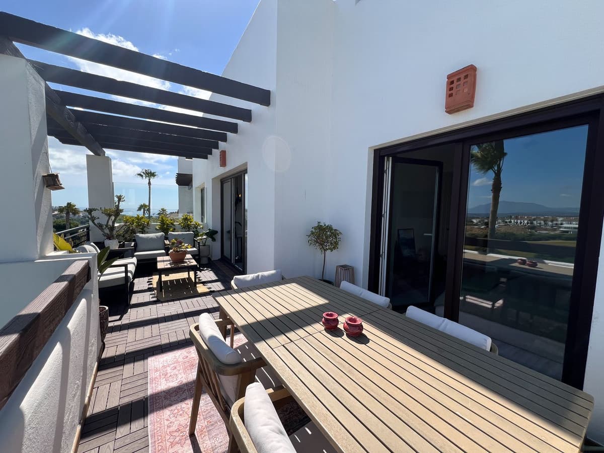 Middle Floor Apartment in La Alcaidesa — photo 6 of 10