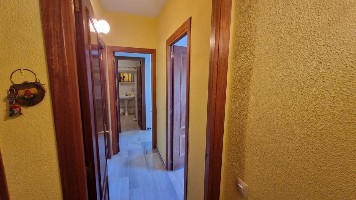 Middle Floor Apartment in Estepona — photo 9 of 10