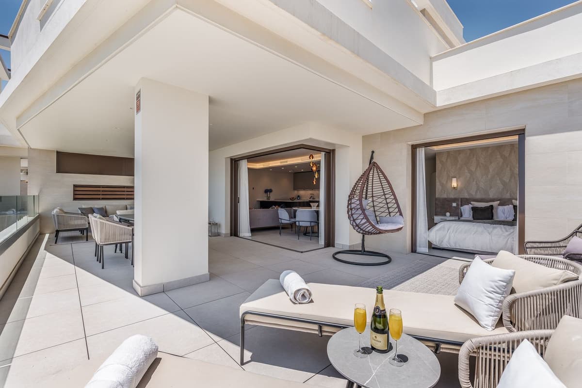 Middle Floor Apartment in Estepona — photo 5 of 10