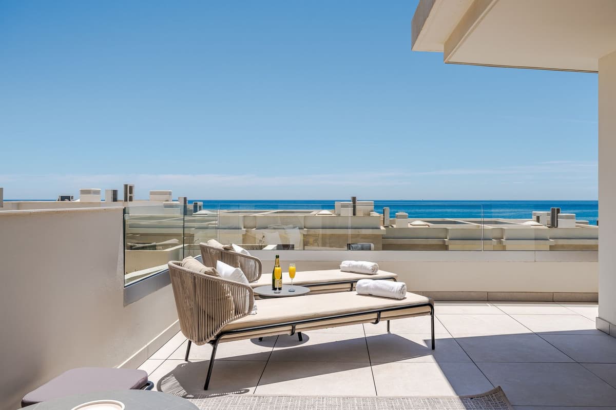 Middle Floor Apartment in Estepona — photo 8 of 10