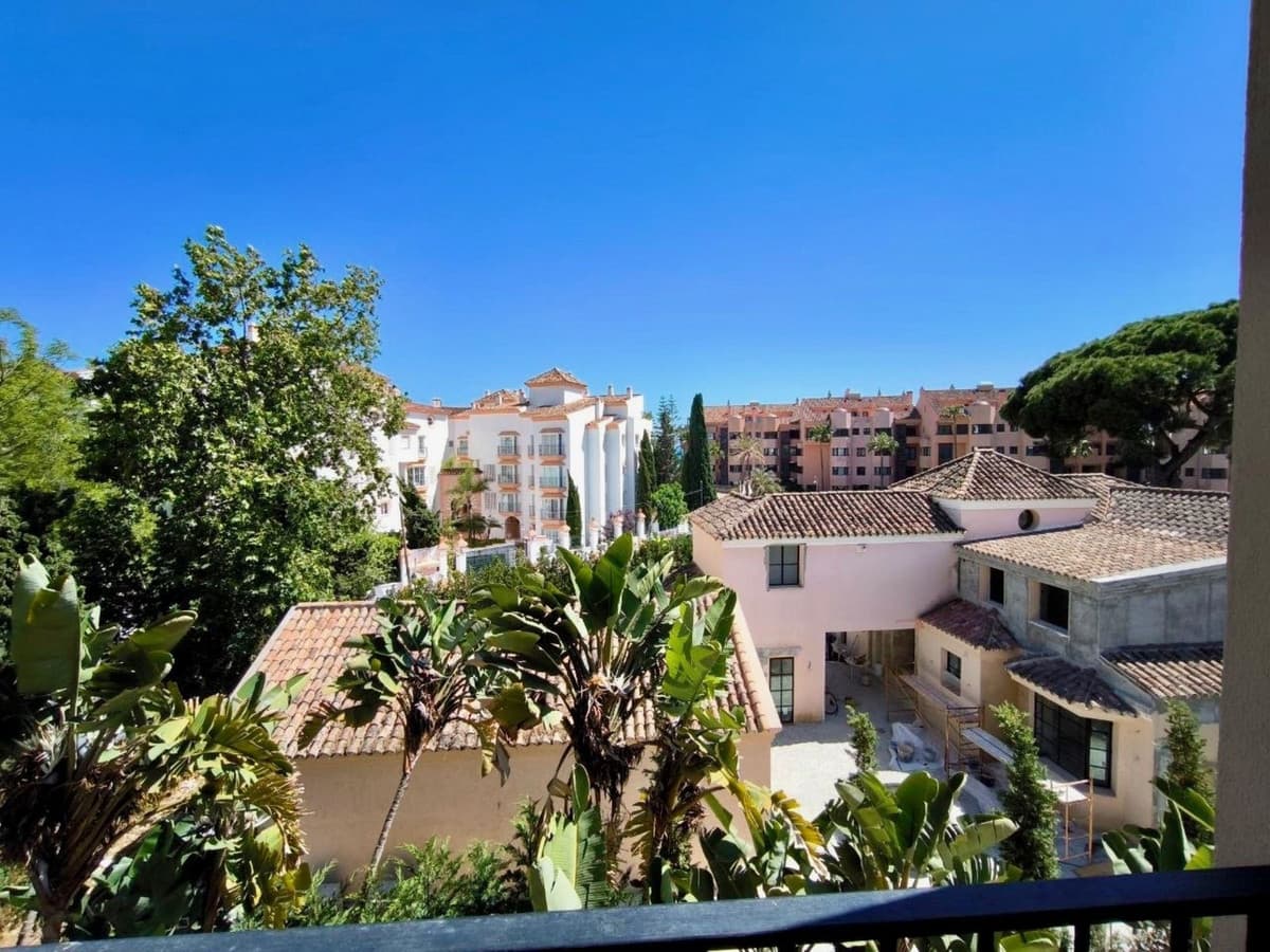 Penthouse in Puerto Banús — photo 1 of 10