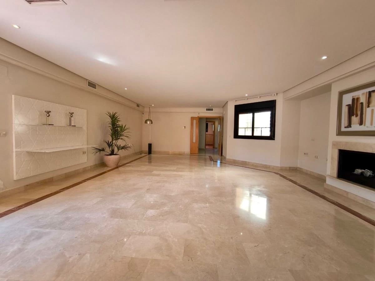 Penthouse in Puerto Banús — photo 2 of 10