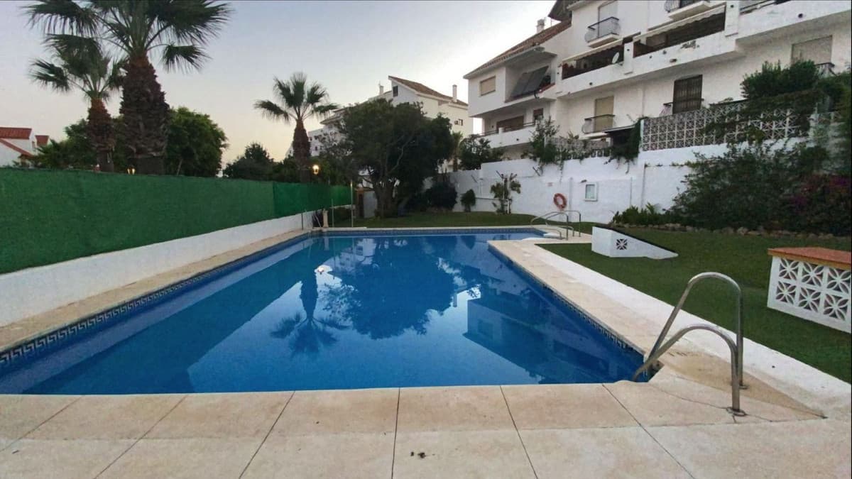 Townhouse in Estepona — photo 1 of 10