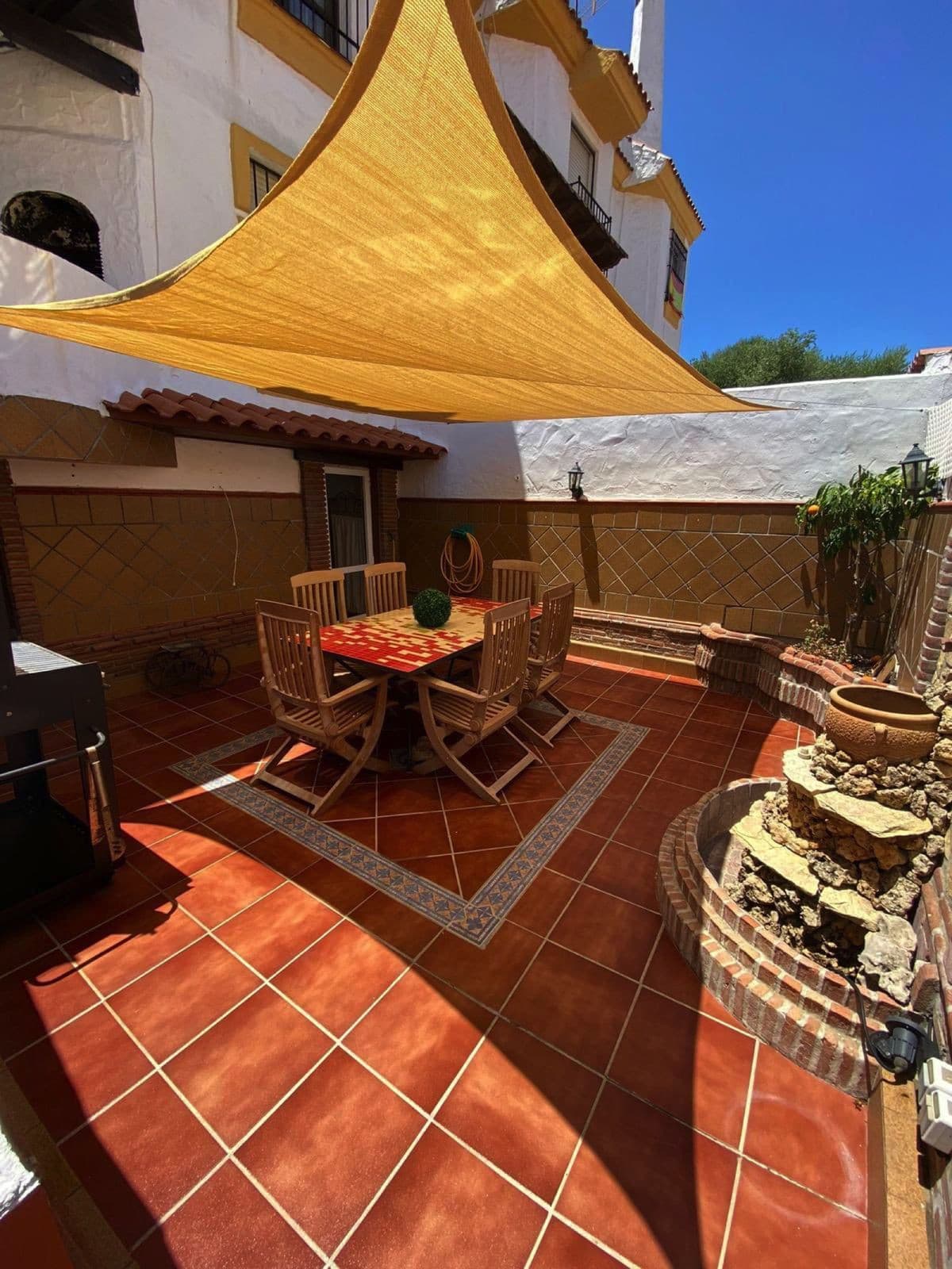Townhouse in Estepona — photo 9 of 10