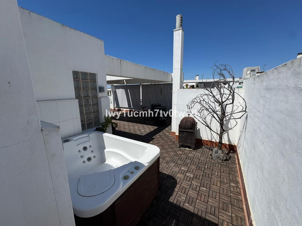 Penthouse Duplex in La Cala de Mijas — photo 9 of 10