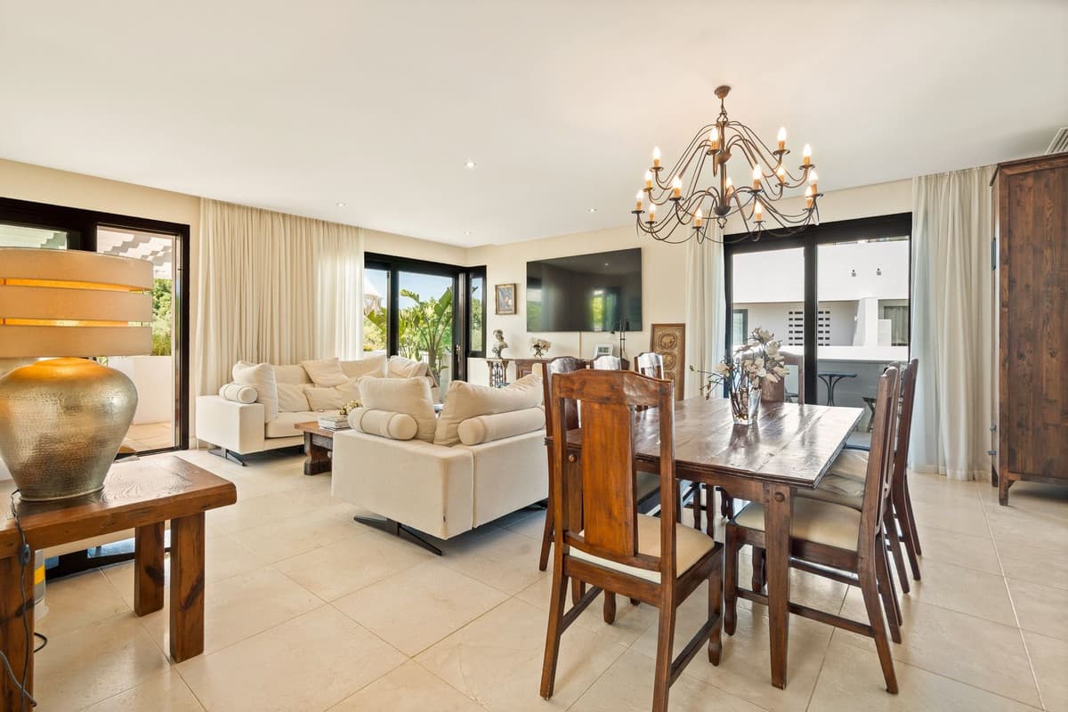 Townhouse in Sotogrande Alto — photo 3 of 10