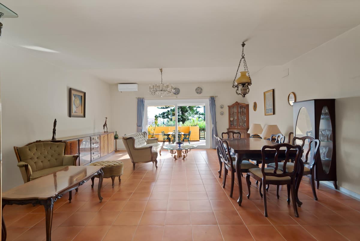 Townhouse in Estepona — photo 8 of 10