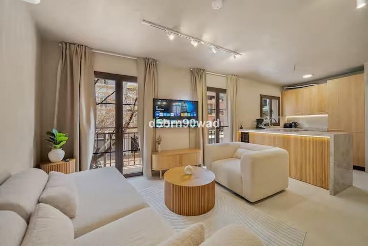 Middle Floor Apartment in Marbella — photo 2 of 10