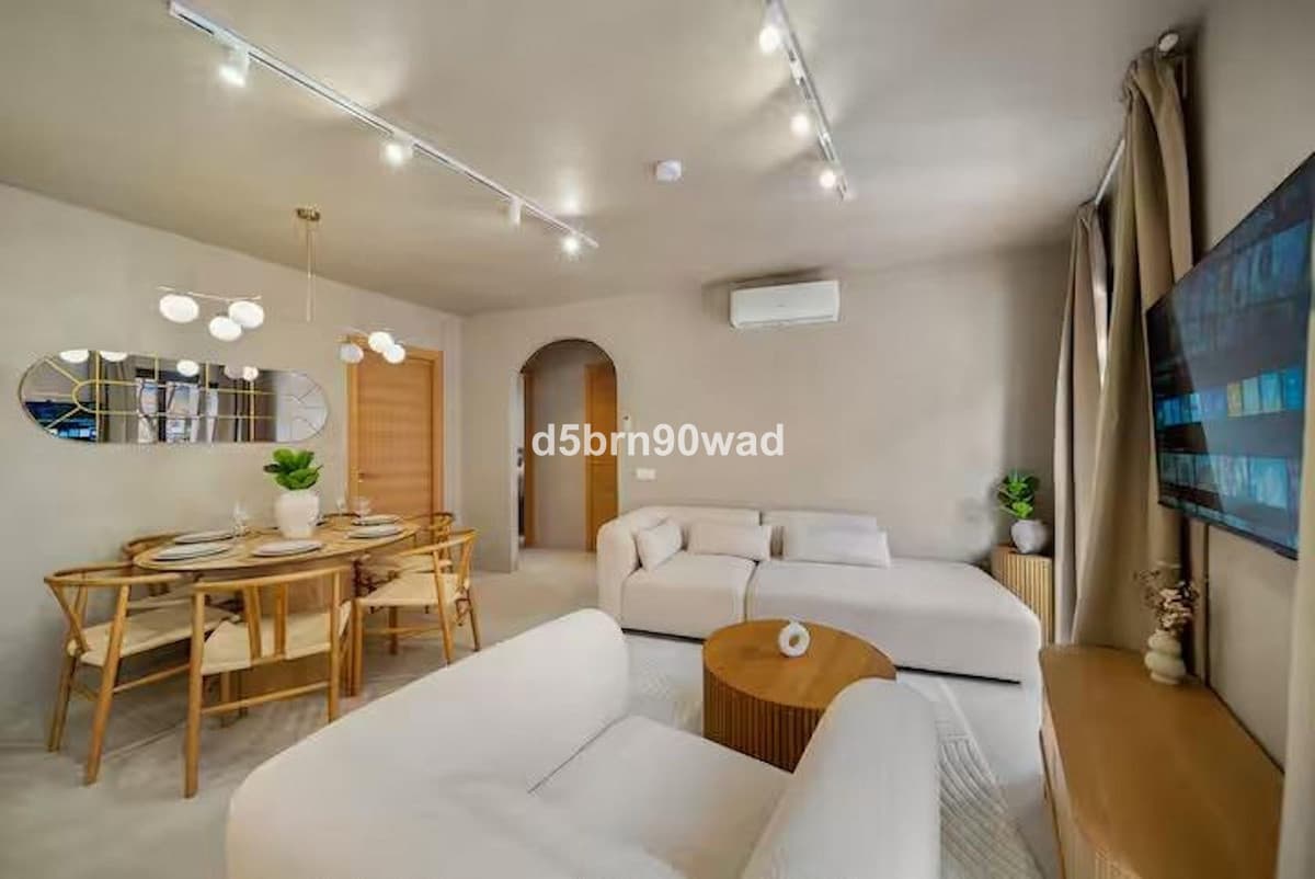 Middle Floor Apartment in Marbella — photo 3 of 10