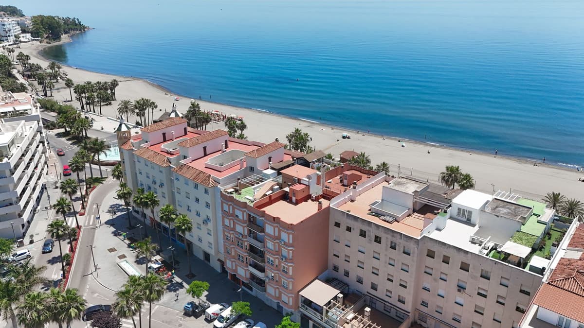 Middle Floor Apartment in Estepona — photo 1 of 10