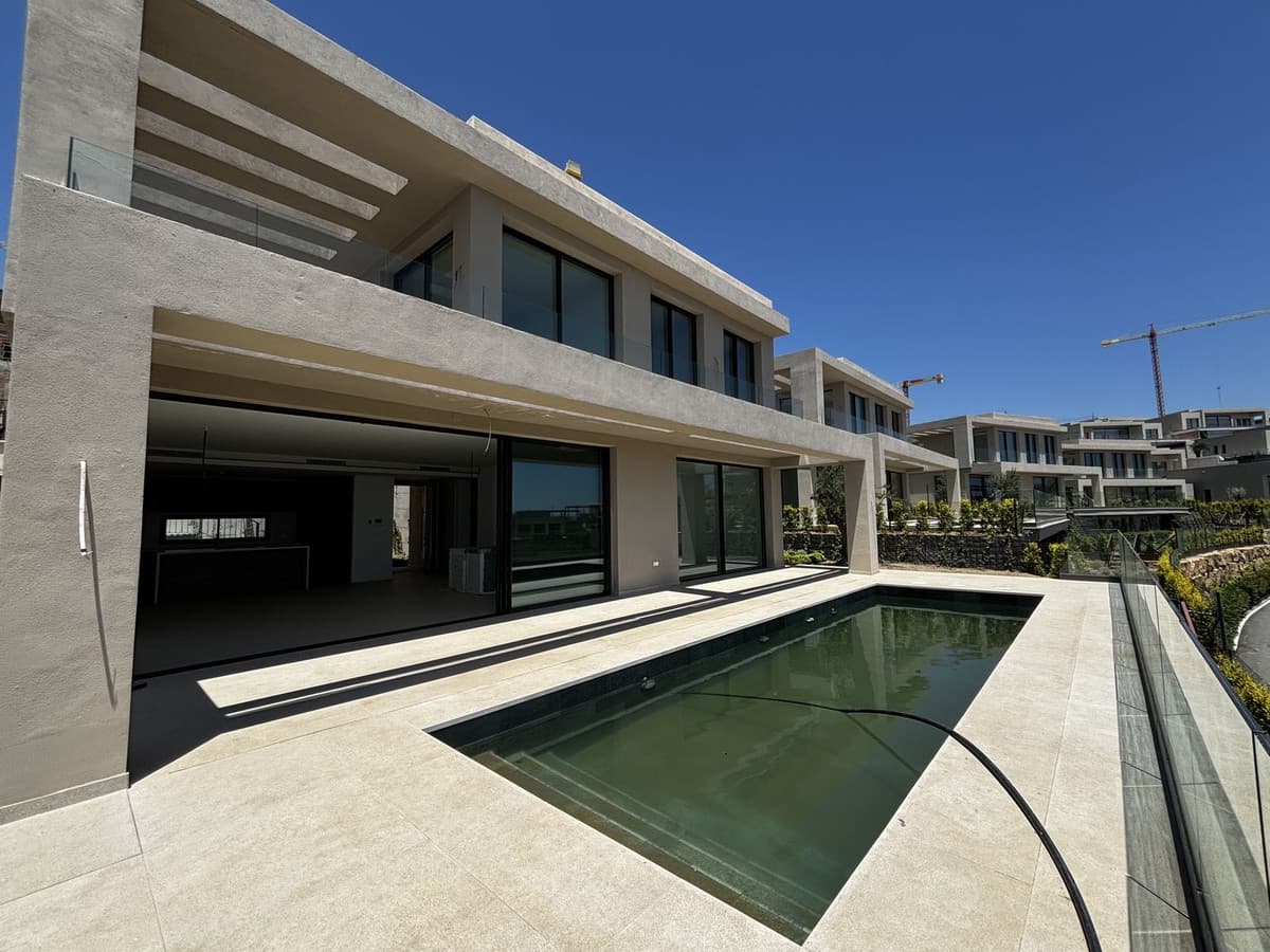 Detached Villa in Benahavís — photo 1 of 17