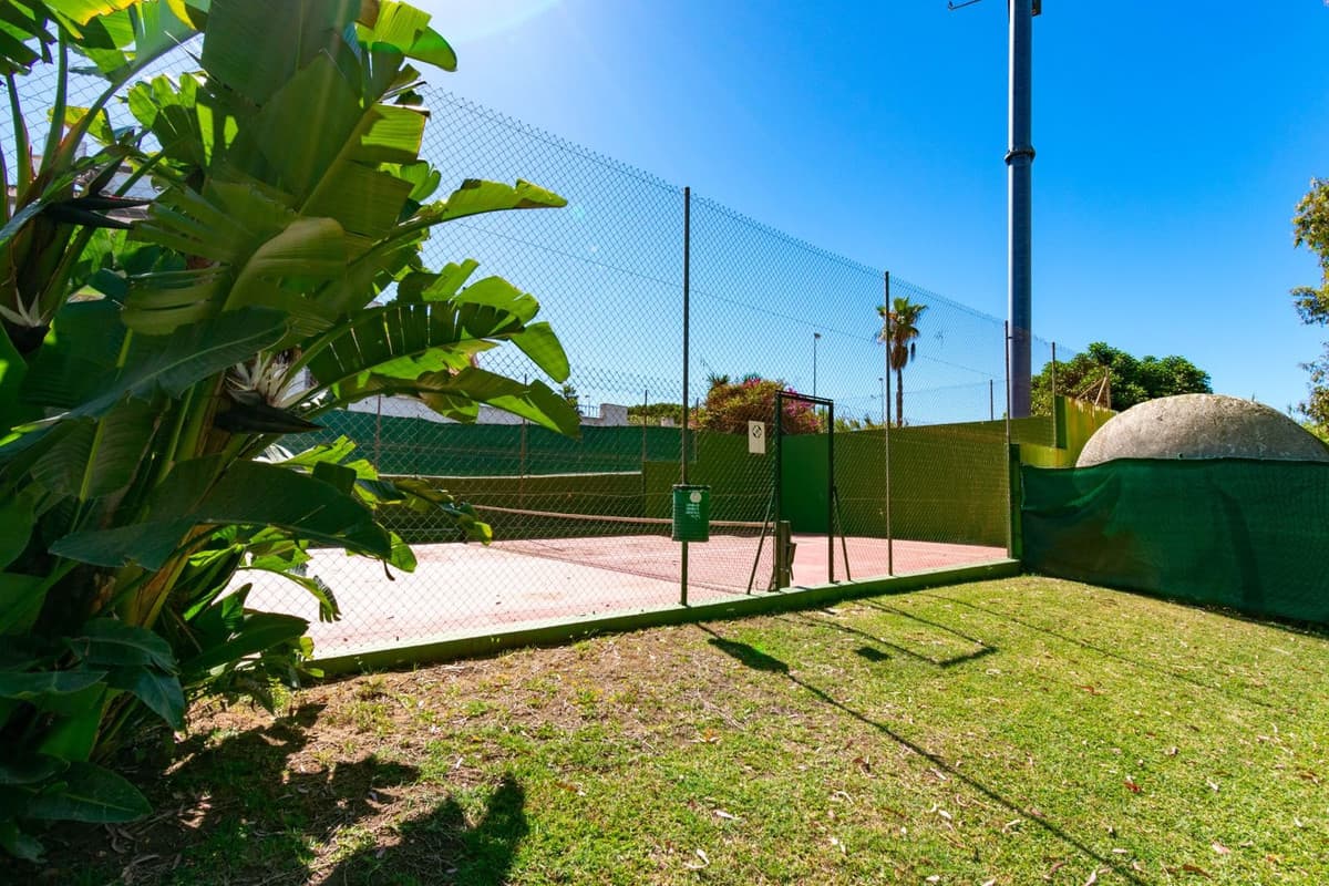 Townhouse in Estepona — photo 2 of 10