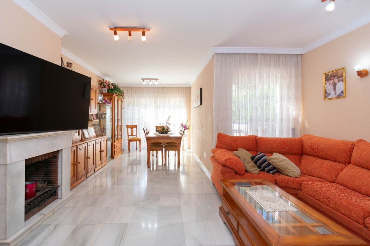 Townhouse in Estepona — photo 9 of 10