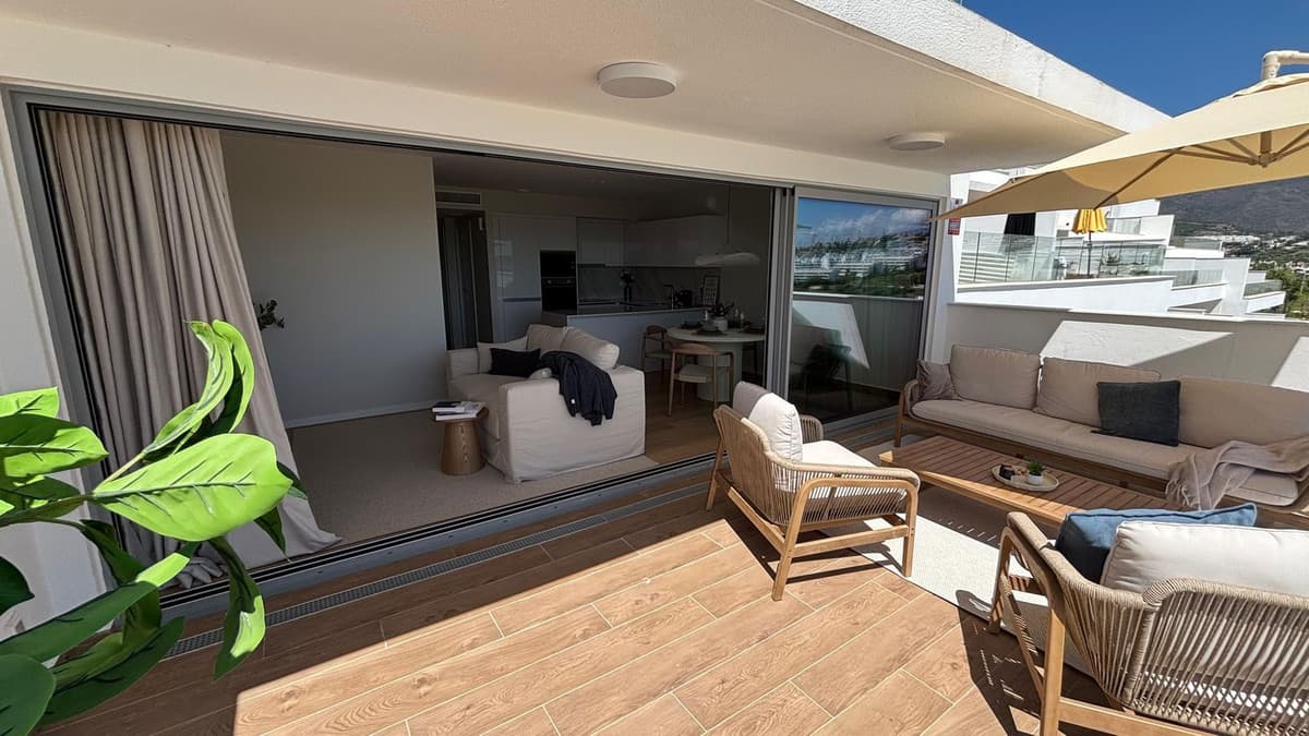 Middle Floor Apartment in Estepona — photo 4 of 10