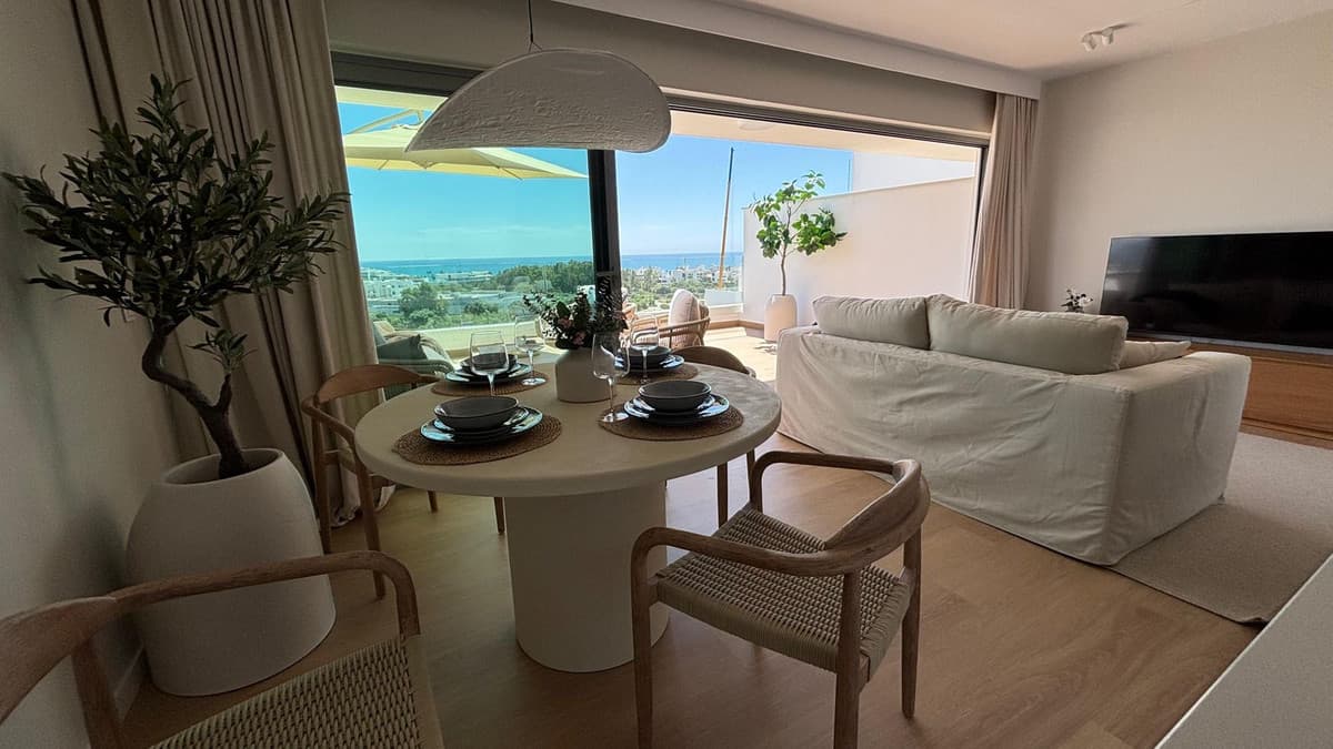 Middle Floor Apartment in Estepona — photo 5 of 10