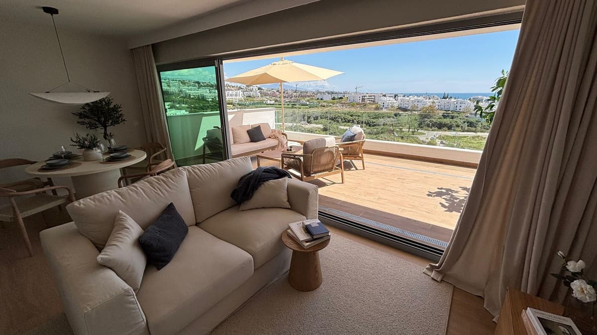Middle Floor Apartment in Estepona — photo 10 of 10