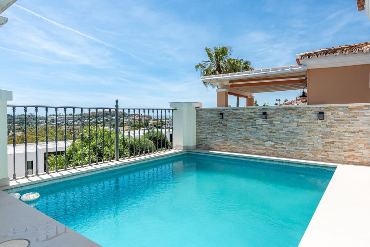 Semi-Detached House in Nueva Andalucía — photo 3 of 10