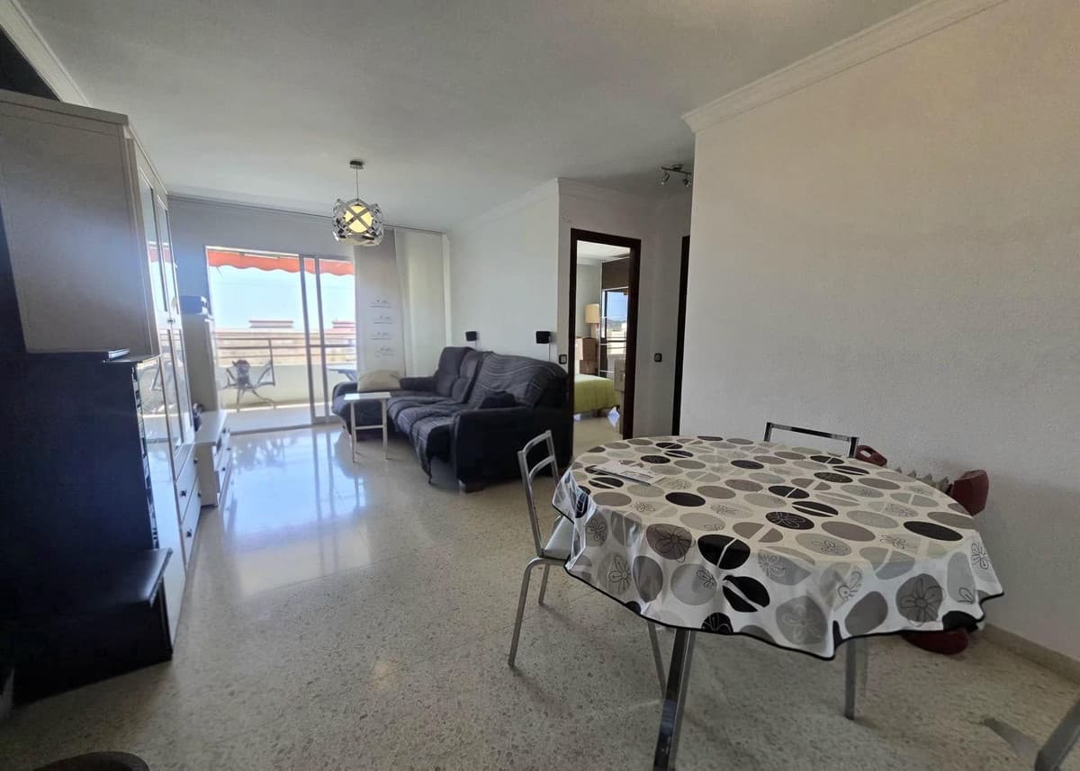 Middle Floor Apartment in Málaga — photo 4 of 10