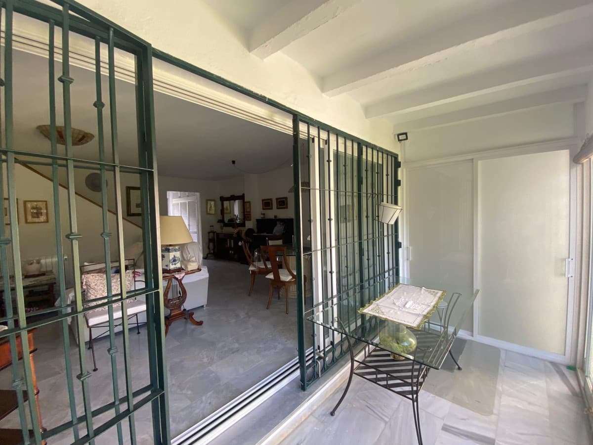 Townhouse in The Golden Mile — photo 3 of 10