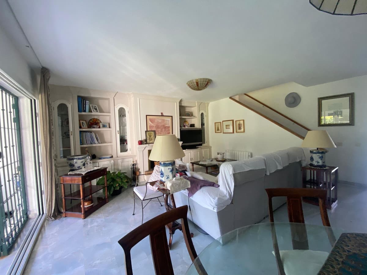 Townhouse in The Golden Mile — photo 4 of 10